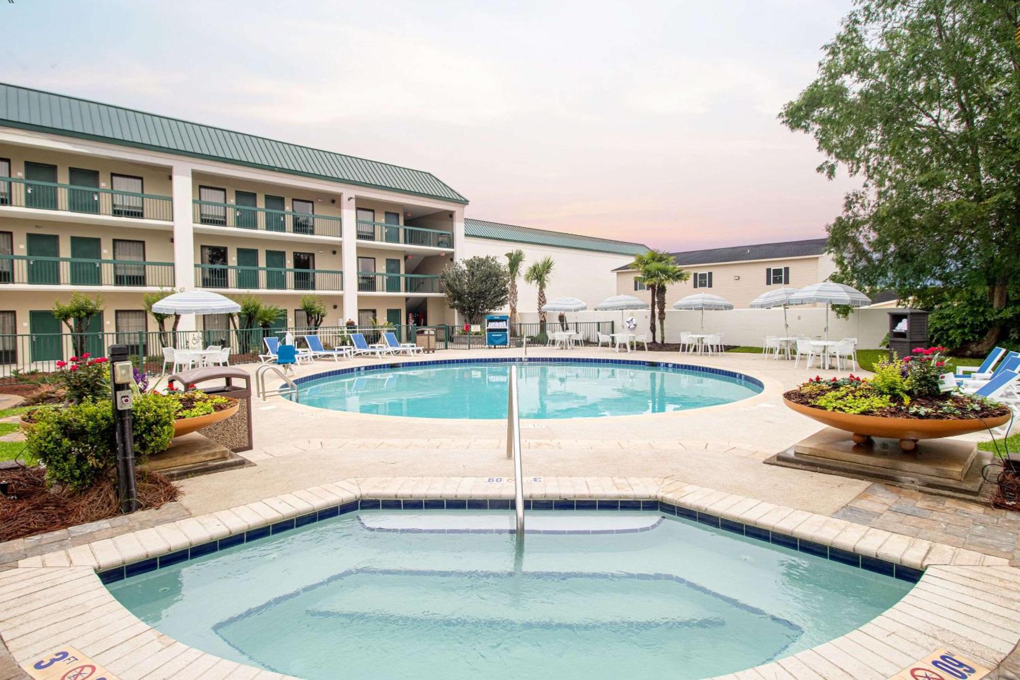 Econo Lodge Inn & Suites Foley-North Gulf Shores Exteriér fotografie
